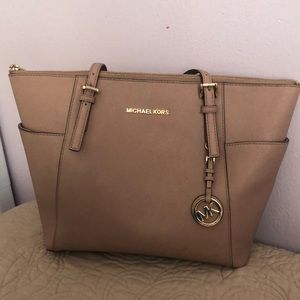 Soft pink Michael Kors purse !!! 😍